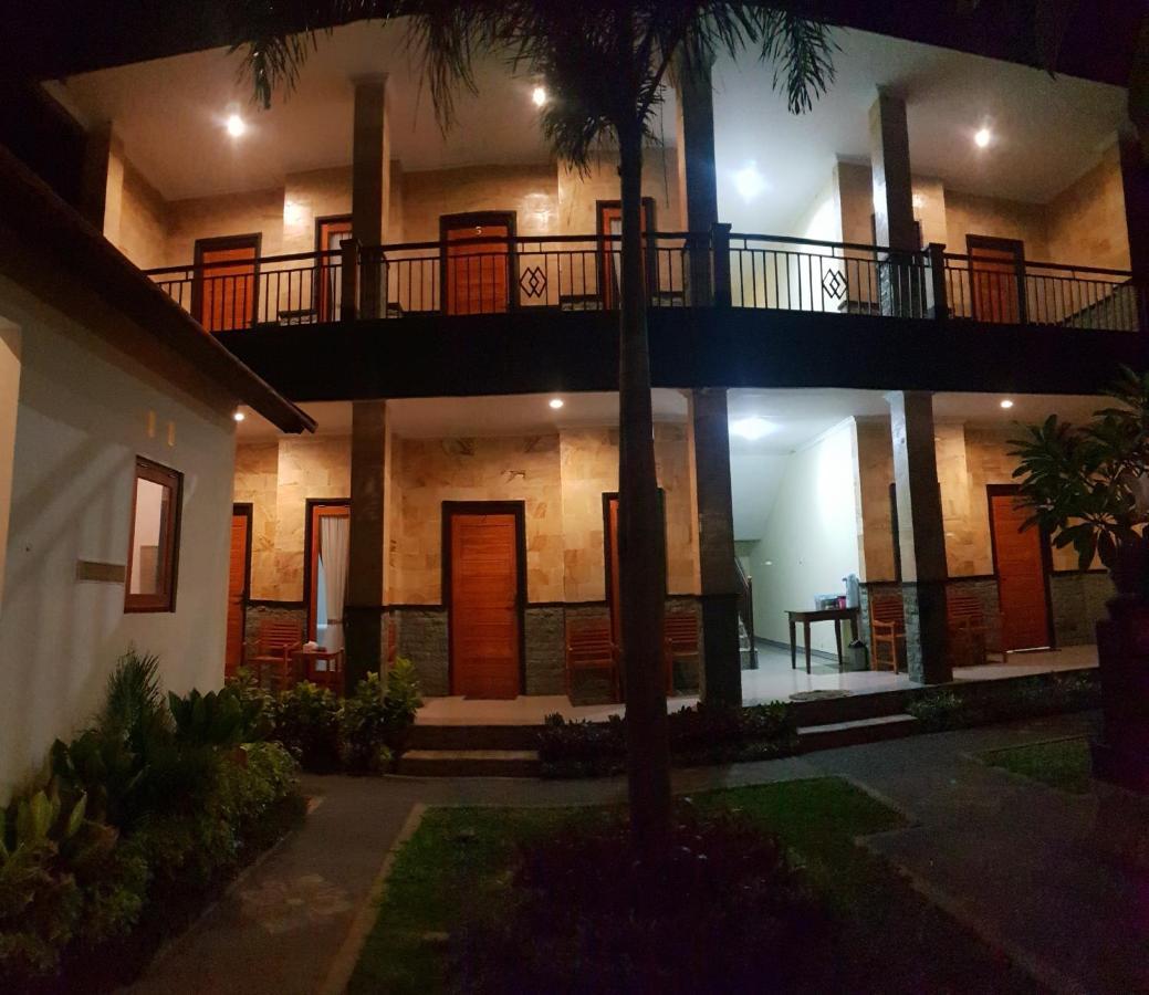 Yudis Homestay Toyapakeh Exterior photo